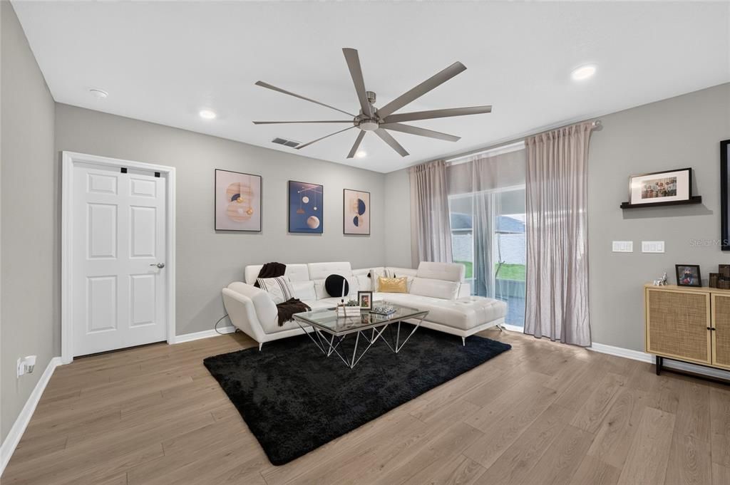 For Sale: $520,000 (4 beds, 3 baths, 3137 Square Feet)