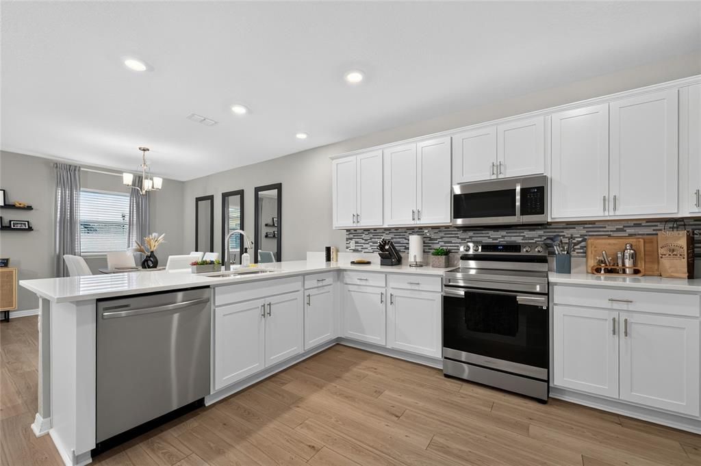 For Sale: $520,000 (4 beds, 3 baths, 3137 Square Feet)