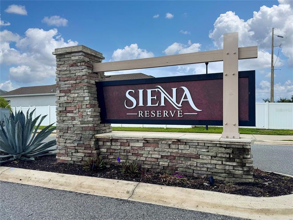 For Sale: $520,000 (4 beds, 3 baths, 3137 Square Feet)
