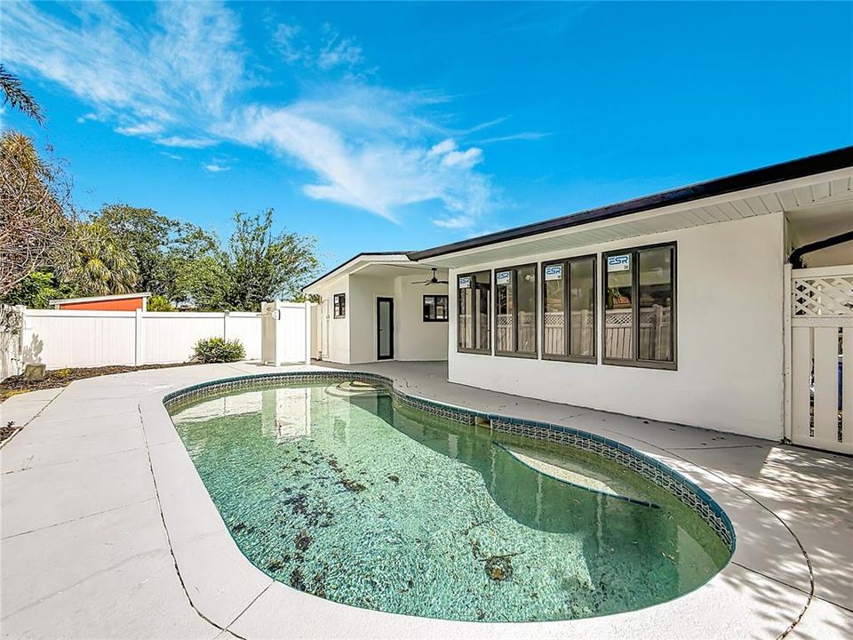 For Rent: $3,400 (3 beds, 3 baths, 1636 Square Feet)