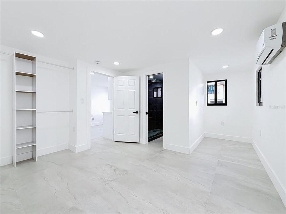 For Rent: $3,400 (3 beds, 3 baths, 1636 Square Feet)