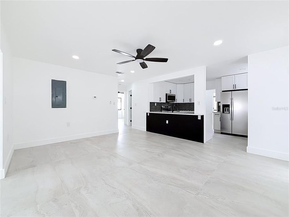 For Rent: $3,400 (3 beds, 3 baths, 1636 Square Feet)
