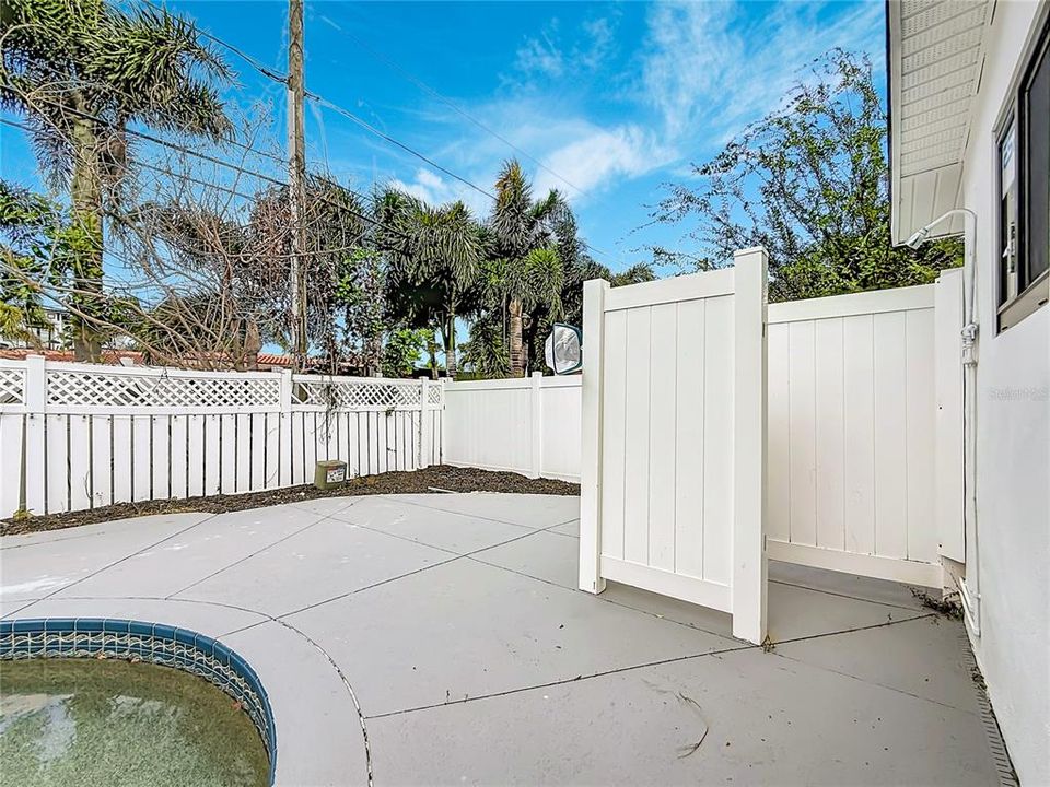 For Rent: $3,400 (3 beds, 3 baths, 1636 Square Feet)