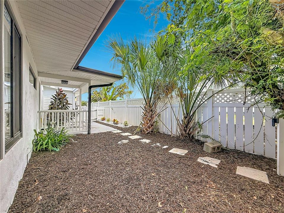 For Rent: $3,400 (3 beds, 3 baths, 1636 Square Feet)