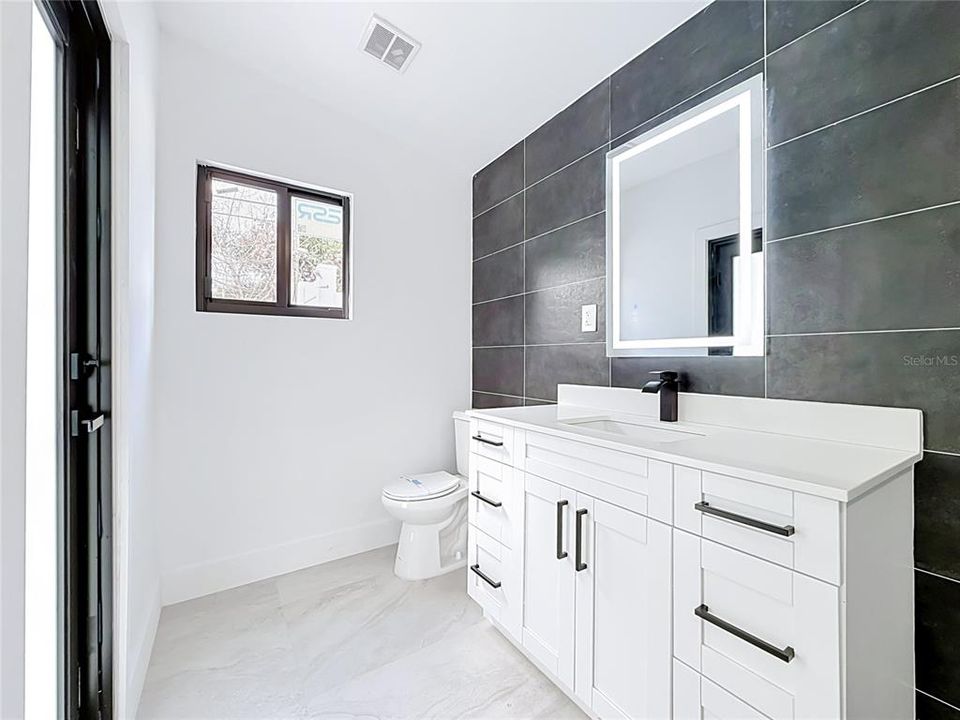 For Rent: $3,400 (3 beds, 3 baths, 1636 Square Feet)