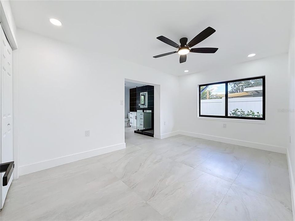 For Rent: $3,400 (3 beds, 3 baths, 1636 Square Feet)