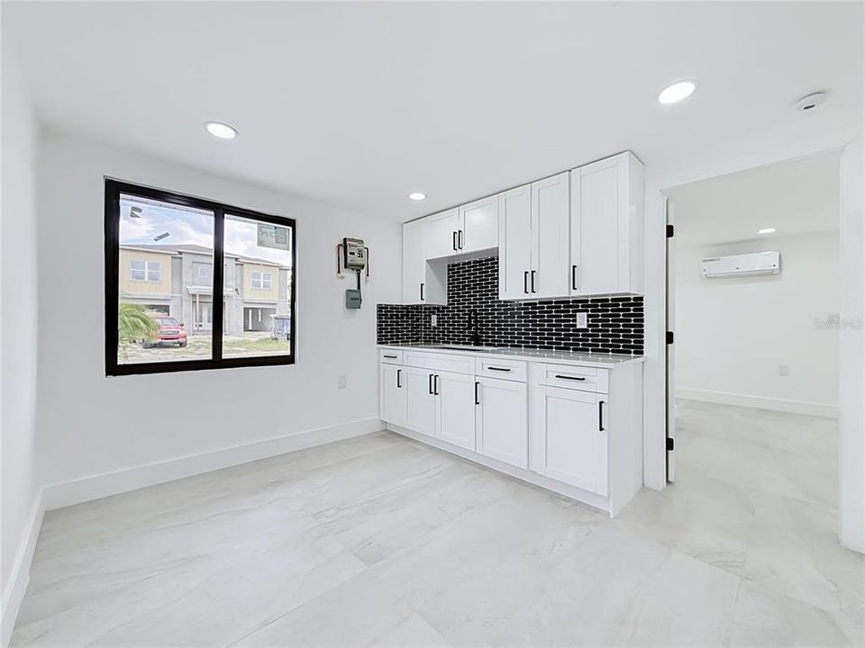 For Rent: $3,400 (3 beds, 3 baths, 1636 Square Feet)