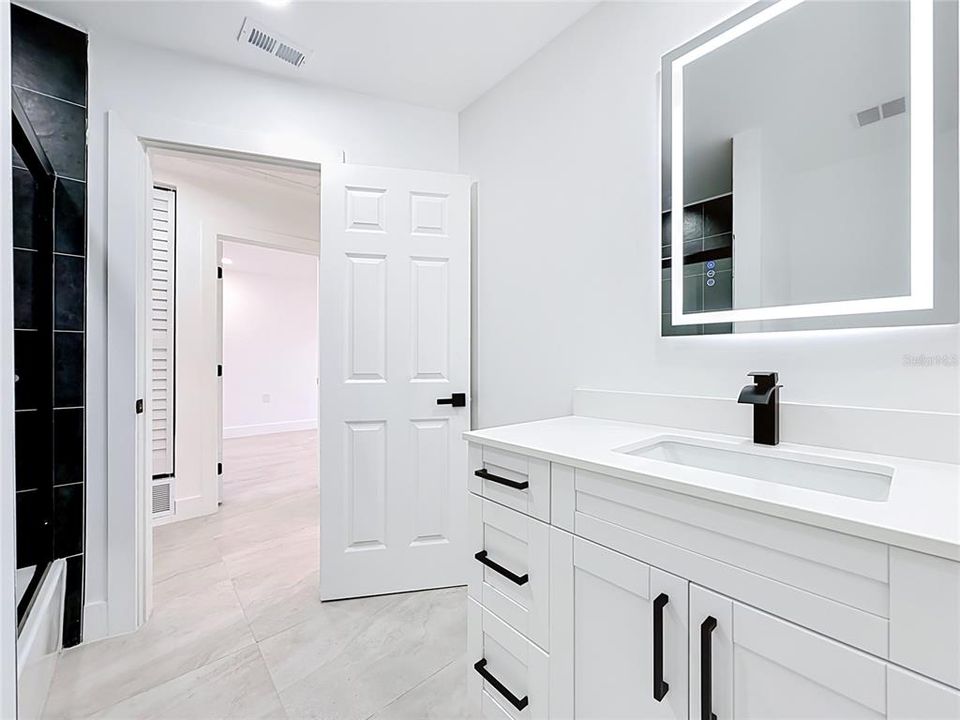 For Rent: $3,400 (3 beds, 3 baths, 1636 Square Feet)