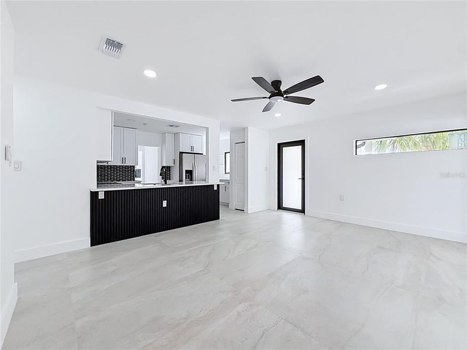 For Rent: $3,400 (3 beds, 3 baths, 1636 Square Feet)