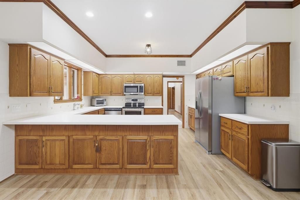 На продажу: $379,900 (3 спален, 2 ванн, 2514 Квадратных фут)