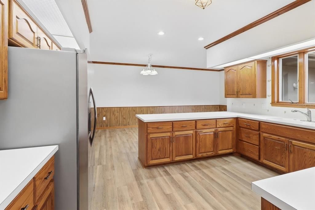На продажу: $379,900 (3 спален, 2 ванн, 2514 Квадратных фут)