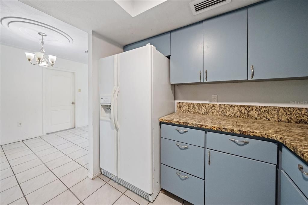 На продажу: $315,000 (3 спален, 2 ванн, 1374 Квадратных фут)