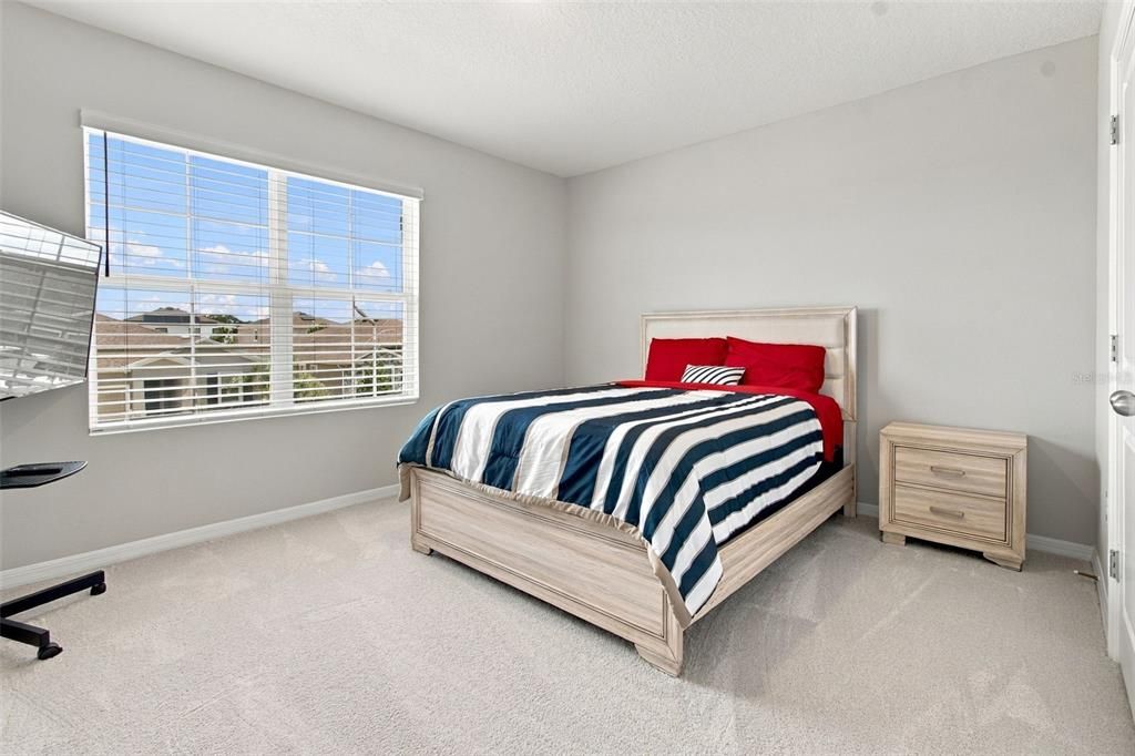For Sale: $850,000 (5 beds, 4 baths, 3975 Square Feet)