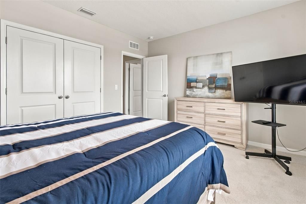 For Sale: $850,000 (5 beds, 4 baths, 3975 Square Feet)