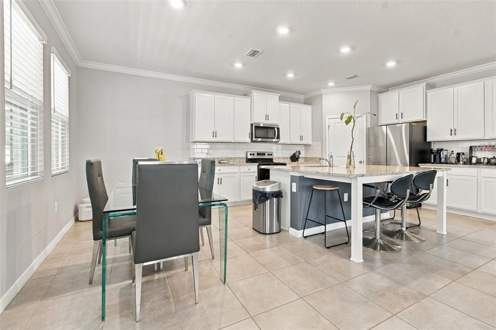 For Sale: $850,000 (5 beds, 4 baths, 3975 Square Feet)
