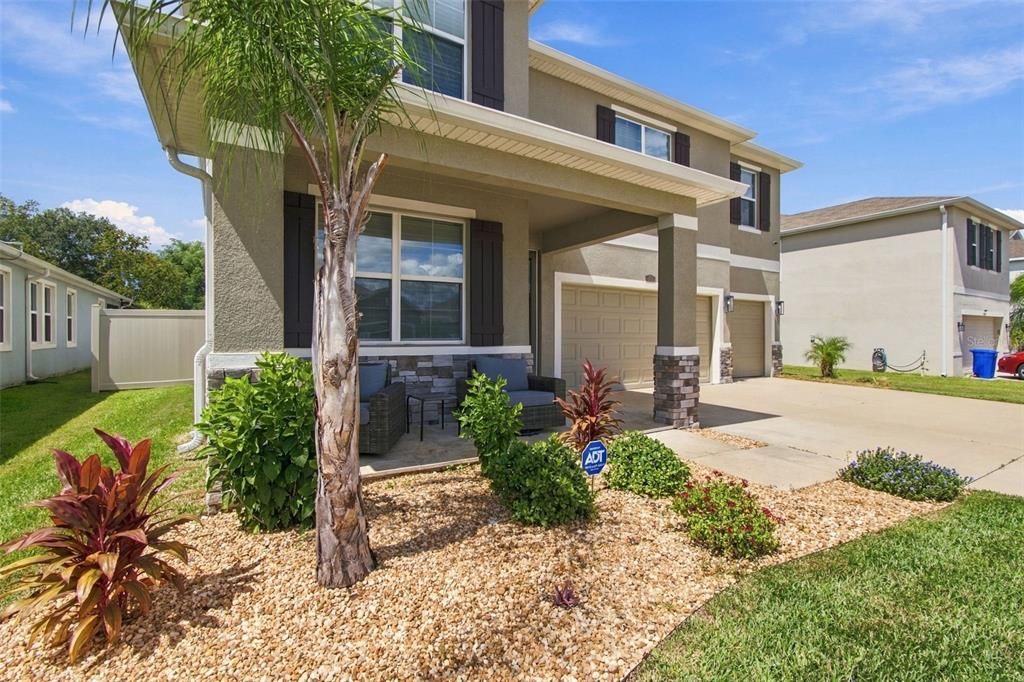 For Sale: $850,000 (5 beds, 4 baths, 3975 Square Feet)