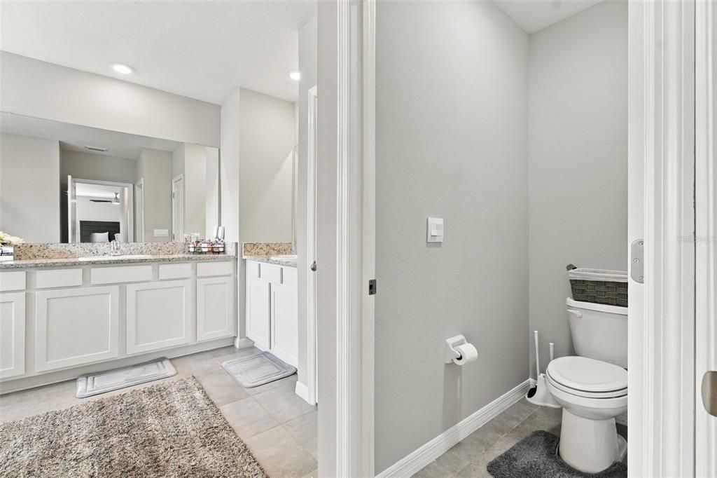 For Sale: $850,000 (5 beds, 4 baths, 3975 Square Feet)
