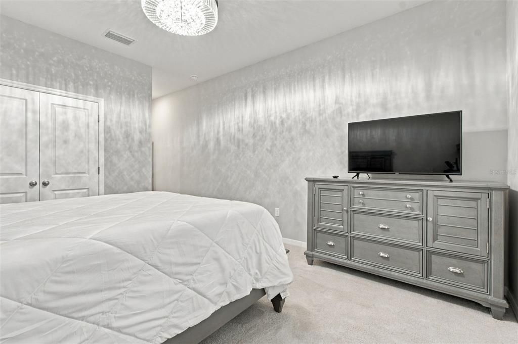 For Sale: $850,000 (5 beds, 4 baths, 3975 Square Feet)