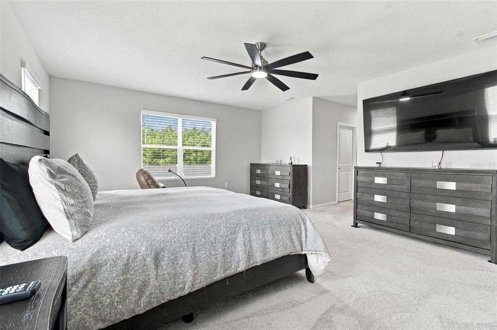 For Sale: $850,000 (5 beds, 4 baths, 3975 Square Feet)