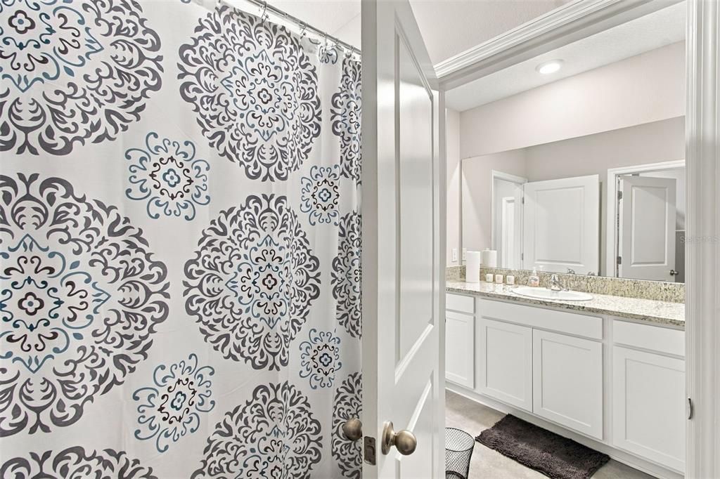 For Sale: $850,000 (5 beds, 4 baths, 3975 Square Feet)