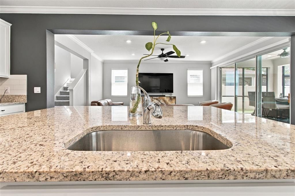 For Sale: $850,000 (5 beds, 4 baths, 3975 Square Feet)