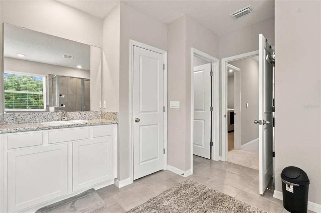 For Sale: $850,000 (5 beds, 4 baths, 3975 Square Feet)