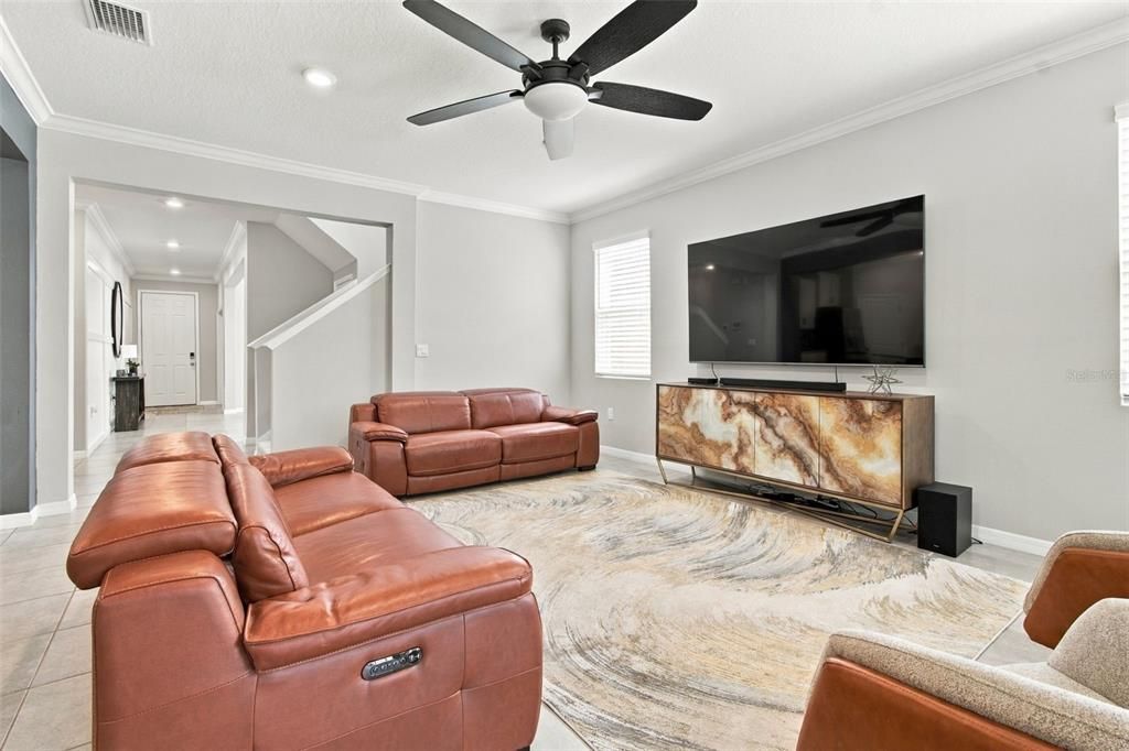 For Sale: $850,000 (5 beds, 4 baths, 3975 Square Feet)