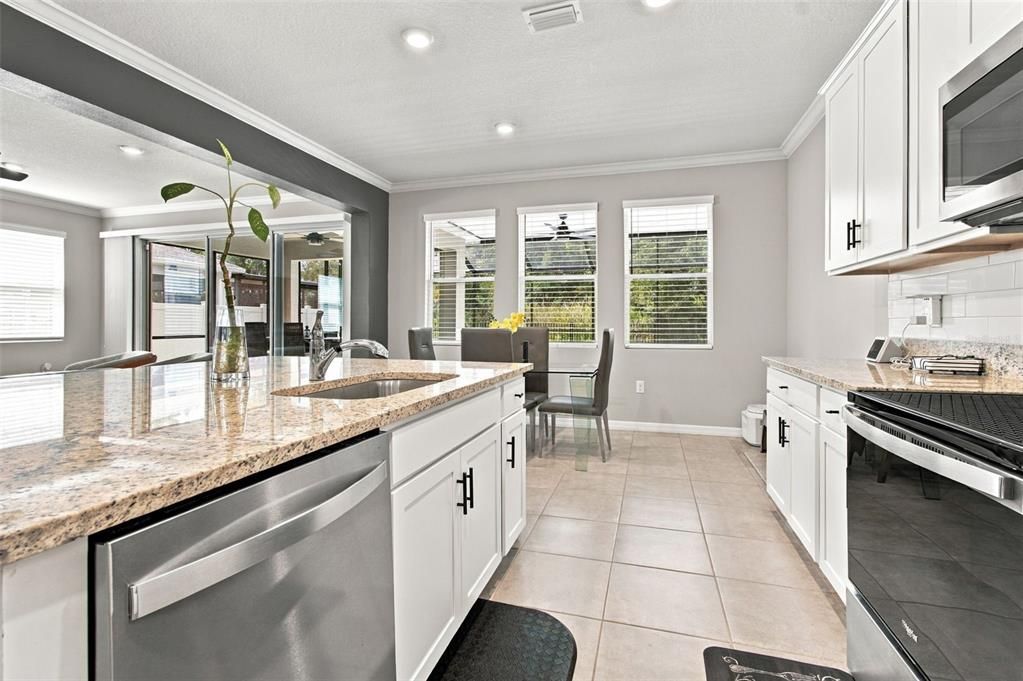 For Sale: $850,000 (5 beds, 4 baths, 3975 Square Feet)