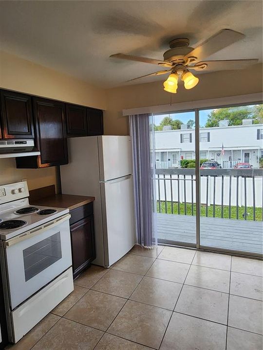 For Rent: $1,200 (1 beds, 1 baths, 638 Square Feet)