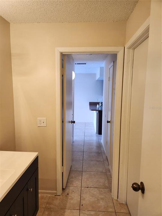 For Rent: $1,200 (1 beds, 1 baths, 638 Square Feet)