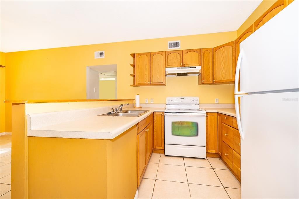 For Sale: $249,850 (3 beds, 1 baths, 1039 Square Feet)