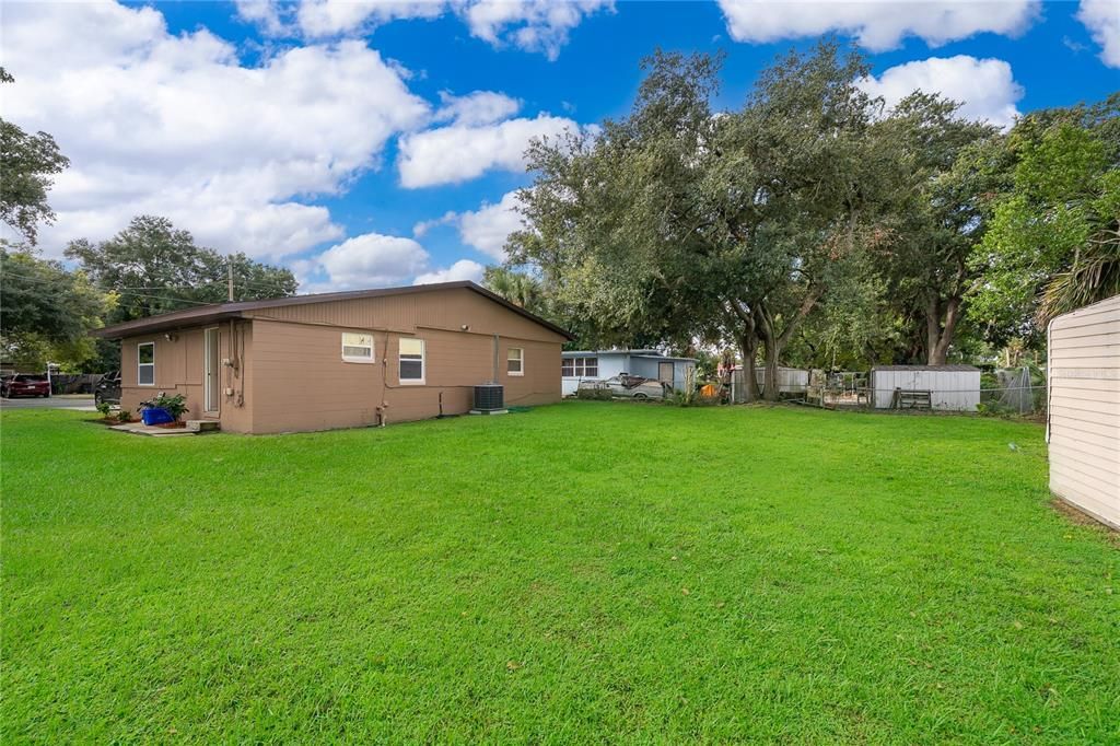 For Sale: $249,850 (3 beds, 1 baths, 1039 Square Feet)