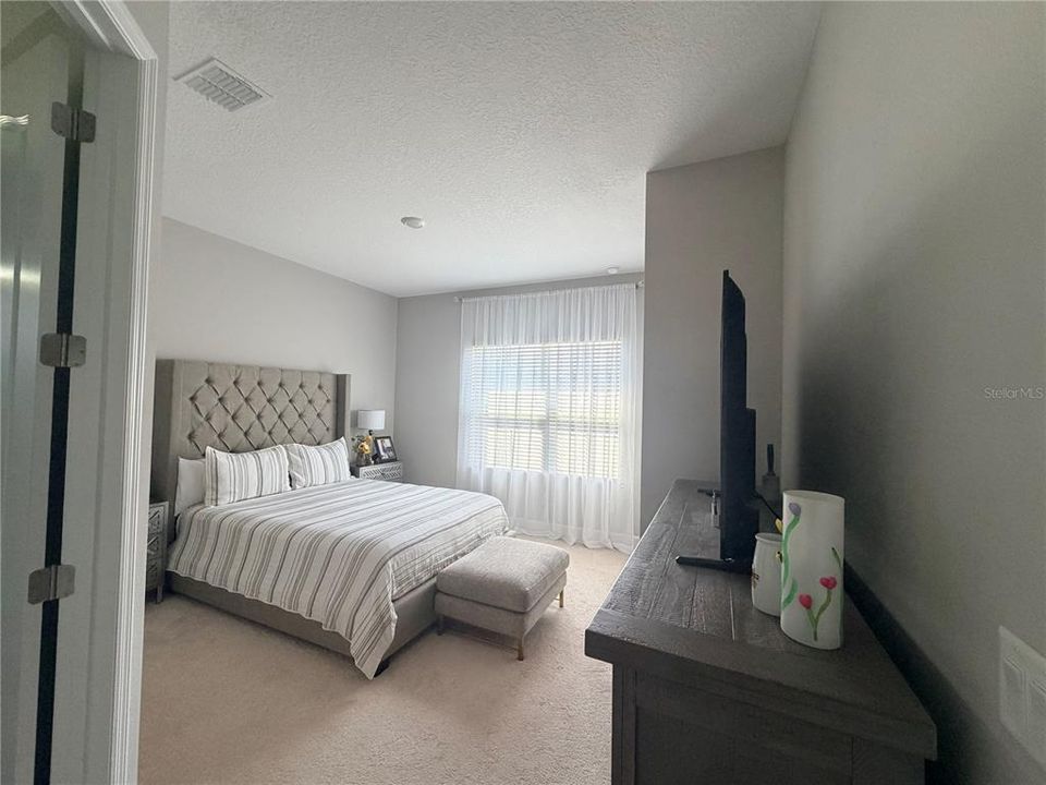 For Sale: $349,977 (4 beds, 3 baths, 1993 Square Feet)