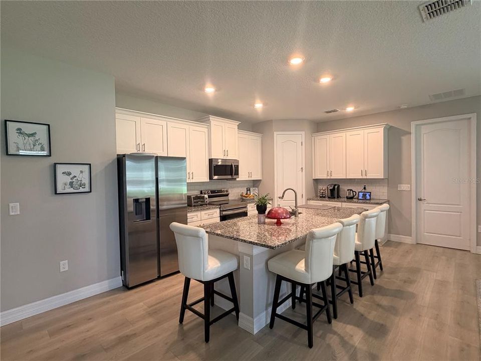 For Sale: $349,977 (4 beds, 3 baths, 1993 Square Feet)