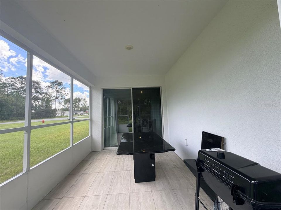 For Sale: $349,977 (4 beds, 3 baths, 1993 Square Feet)