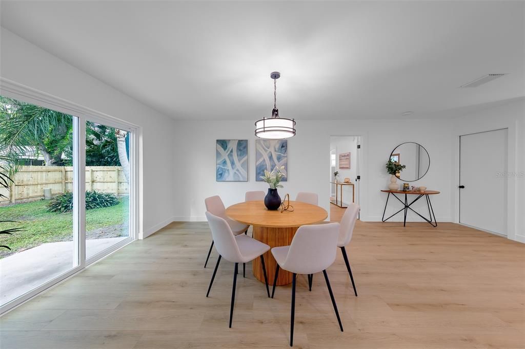 En Venta: $499,999 (3 camas, 2 baños, 1316 Pies cuadrados)