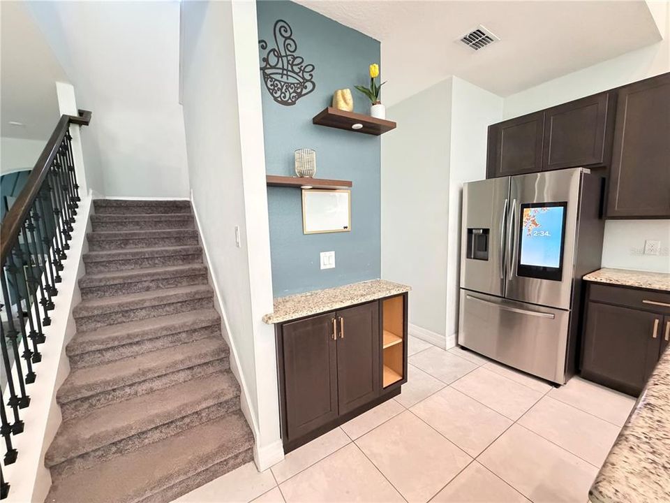 For Rent: $3,200 (5 beds, 3 baths, 3215 Square Feet)