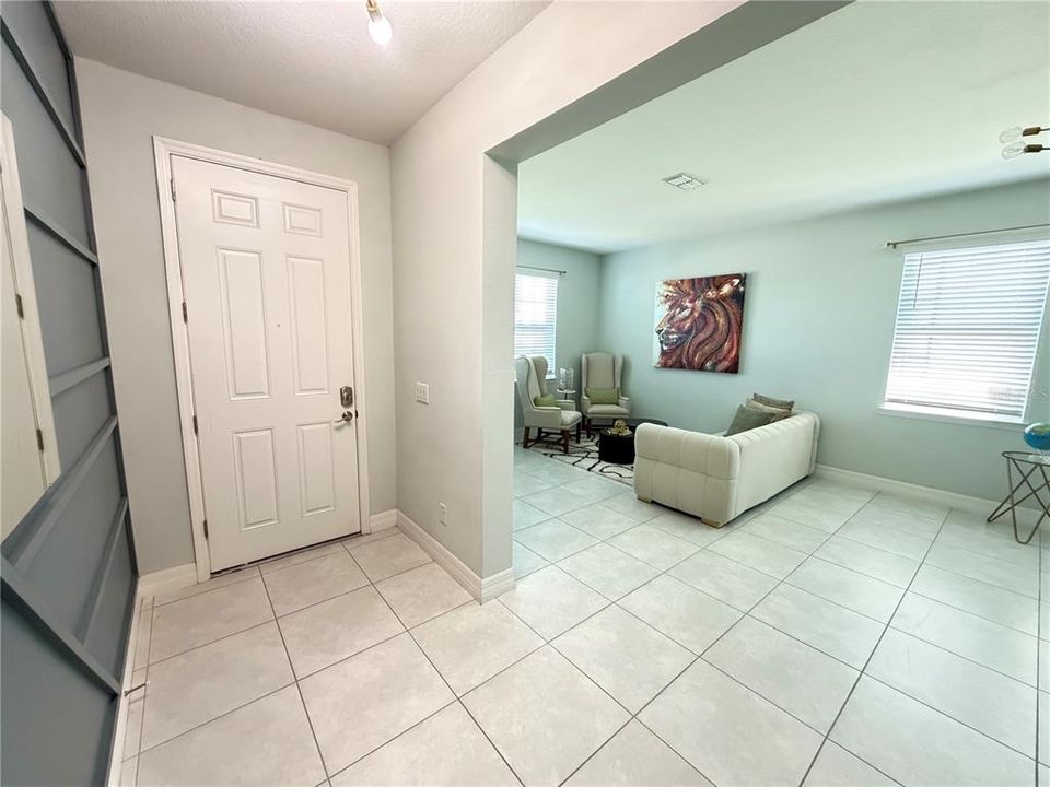 For Rent: $3,200 (5 beds, 3 baths, 3215 Square Feet)