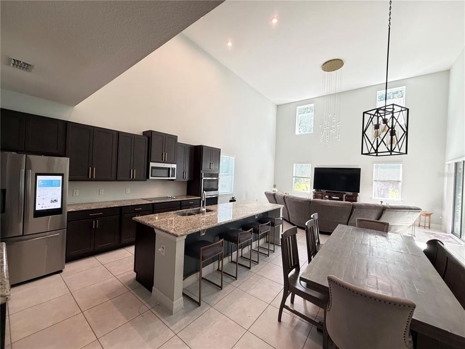 For Rent: $3,200 (5 beds, 3 baths, 3215 Square Feet)