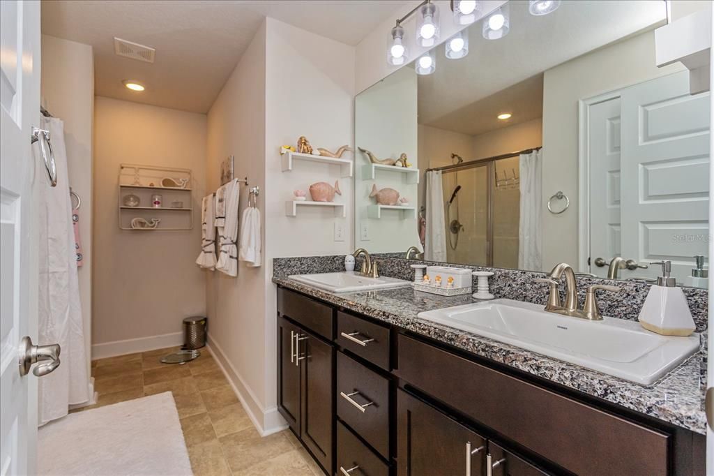 For Sale: $267,000 (3 beds, 2 baths, 1783 Square Feet)