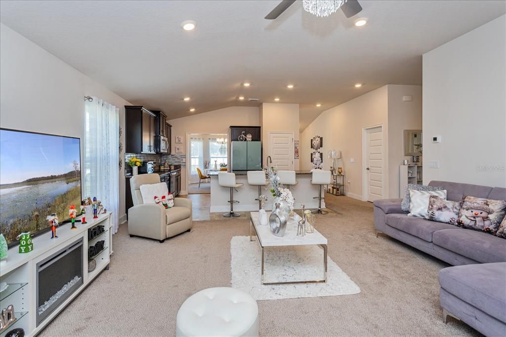 For Sale: $267,000 (3 beds, 2 baths, 1783 Square Feet)