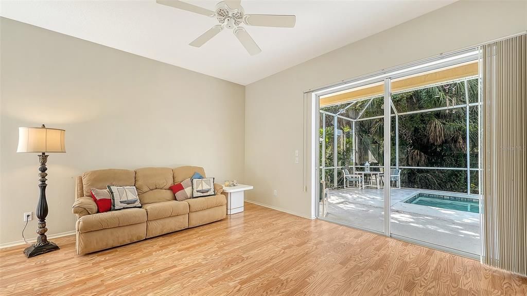 For Sale: $525,000 (3 beds, 2 baths, 2039 Square Feet)
