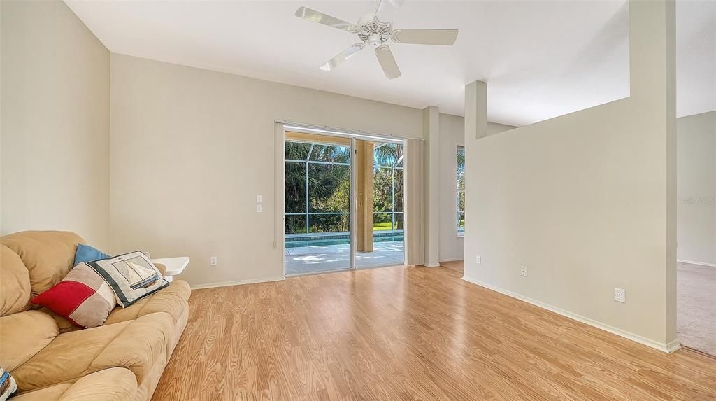 For Sale: $525,000 (3 beds, 2 baths, 2039 Square Feet)