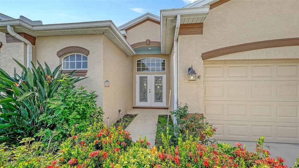 For Sale: $525,000 (3 beds, 2 baths, 2039 Square Feet)