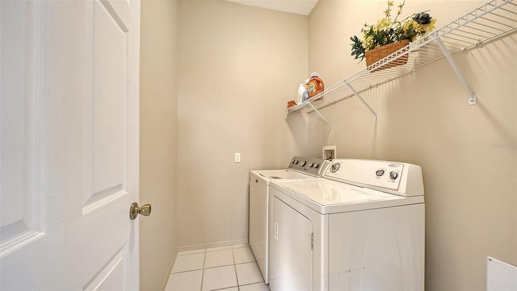 For Sale: $525,000 (3 beds, 2 baths, 2039 Square Feet)