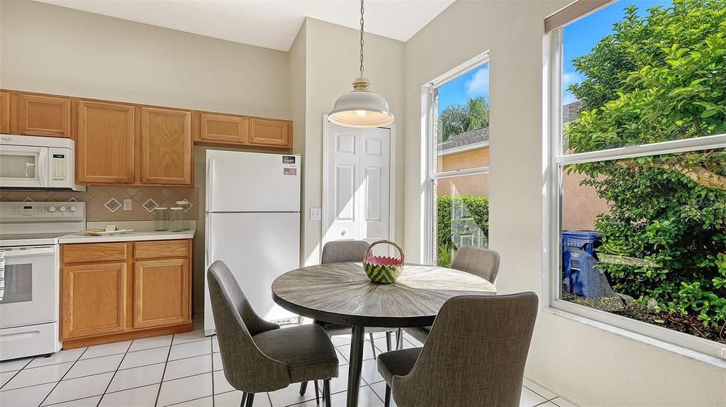 For Sale: $525,000 (3 beds, 2 baths, 2039 Square Feet)
