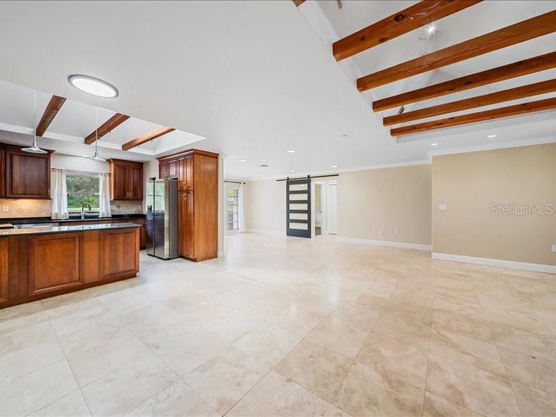 На продажу: $749,900 (4 спален, 3 ванн, 1802 Квадратных фут)