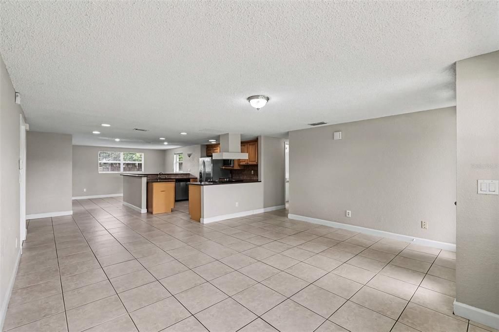 For Sale: $439,900 (3 beds, 2 baths, 1660 Square Feet)