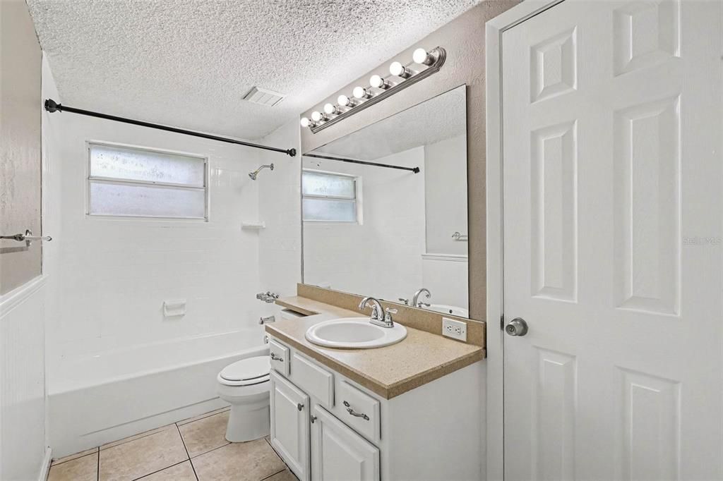 For Sale: $439,900 (3 beds, 2 baths, 1660 Square Feet)