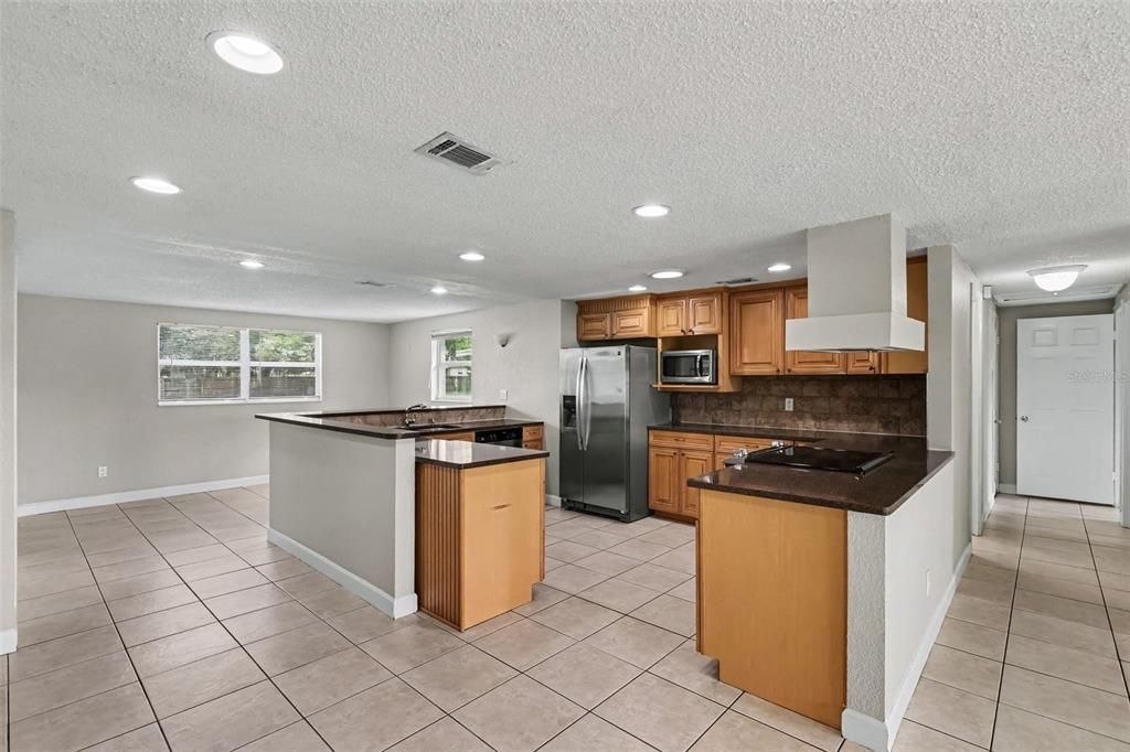 For Sale: $439,900 (3 beds, 2 baths, 1660 Square Feet)